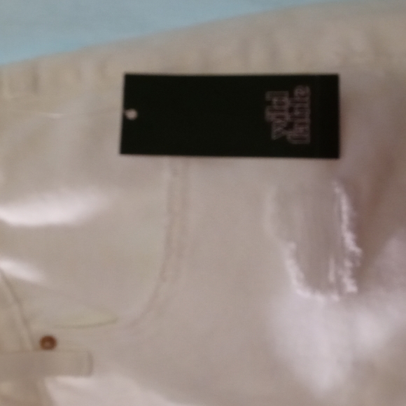 White High Rise Bermuda Shorts Distressed - Picture 4 of 11